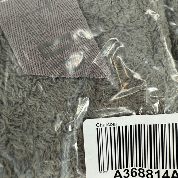 Barefoot Dreams CozyChic Pom Pom Beanie & Scarf Set Women Charcoal Winter Warmer - Picture 4 of 5